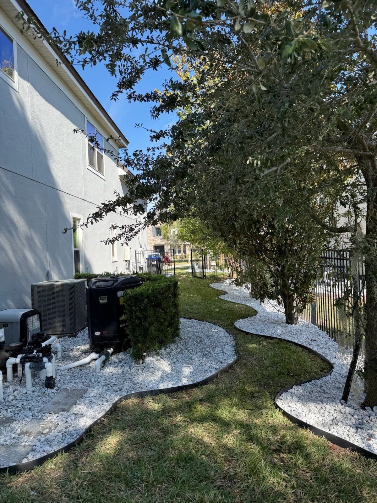 Serene Side Yard Oasis Design in Orlando image